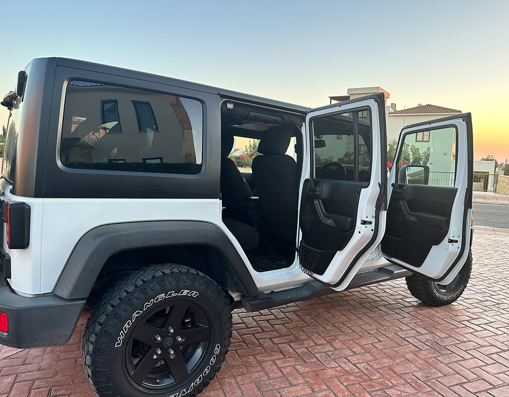 Jeep Wrangler Sahara