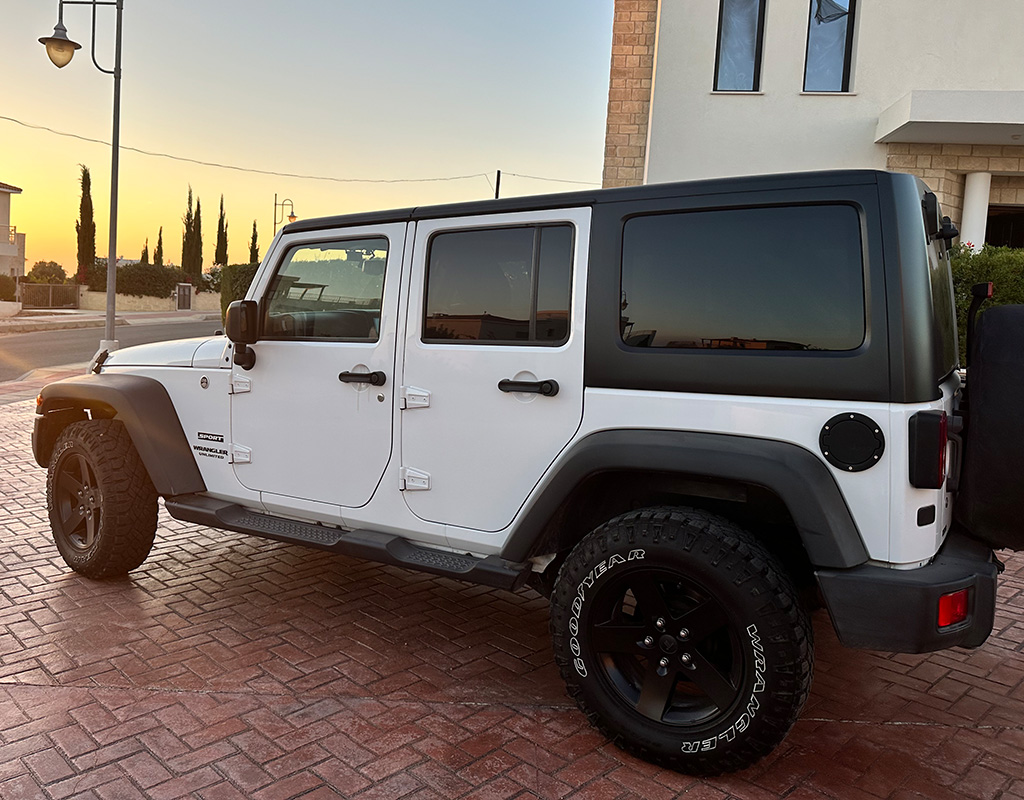 Jeep Wrangler Sahara