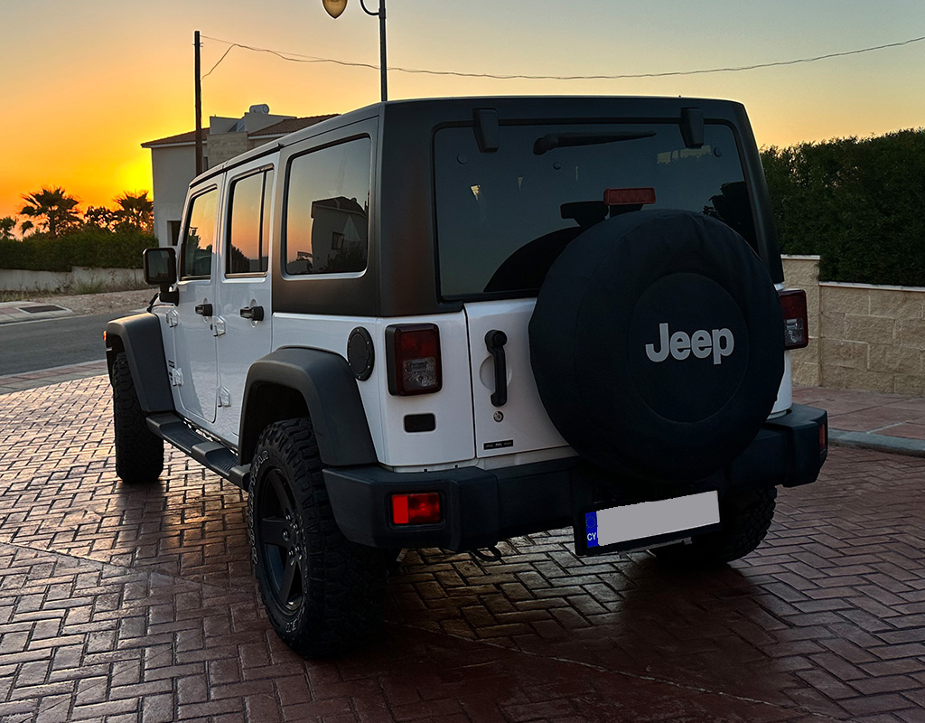 Jeep Wrangler Sahara